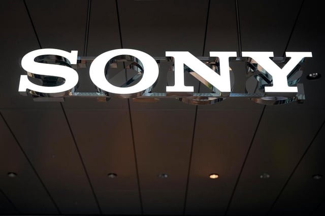 El logo de Sony en la sede central de la compañía, el 10 de mayo de 2022, en Tokio. (AP Foto/Eugene Hoshiko, Archivo)