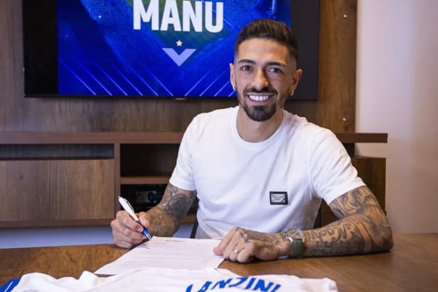 Manuel Lanzini, que tuvo una decepcionante vuelta a River, ahora vestirá la camiseta de Vélez; firmó el contrato hasta diciembre de 2026.