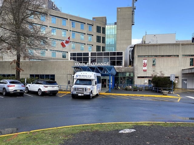 The front entrance of Victoria General Hospital.