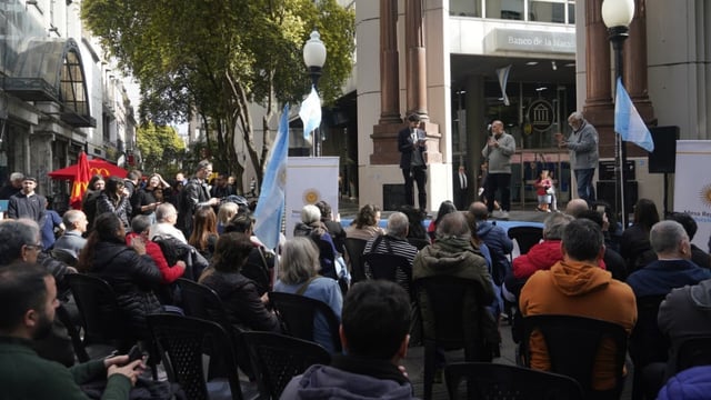 Las pymes realizaron una concentración en el cruce de las peatonales Córdoba y San Martín.