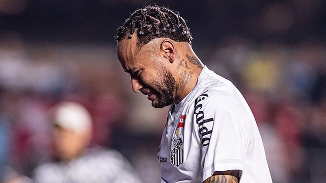 El crack brasilero está sufriendo este presente en el club de sus amores.