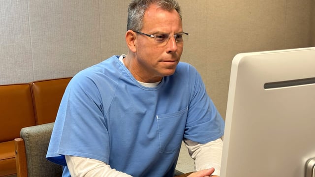 Los Angeles – Wichtige Stunden für die Menendez-Brüder, die seit 35 Jahren in Haft sitzen: Die Elternmörder hoffen auf Bewährung, wo...