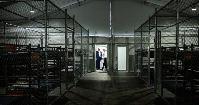 Un Juez Federal ordenó este jueves que las operaciones en el centro de detención migratoria Alligator Alcatraz deben detenerse en un plazo de 60 días.