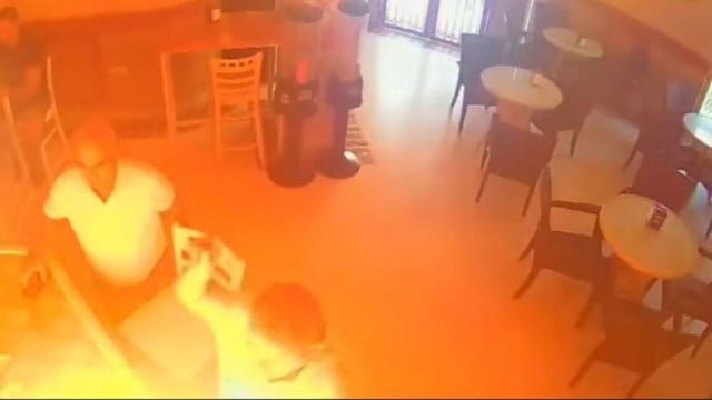Un hombre fue detenido en Sevilla tras prender fuego a un bar luego de que le negaran mayonesa para su bocadillo.