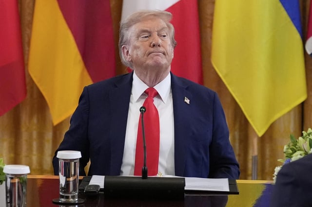 El presidente de EEUU, Donald Trump, durante el encuentro con Zelenski y líderes europeos el pasado lunes en la Casa Blanca.