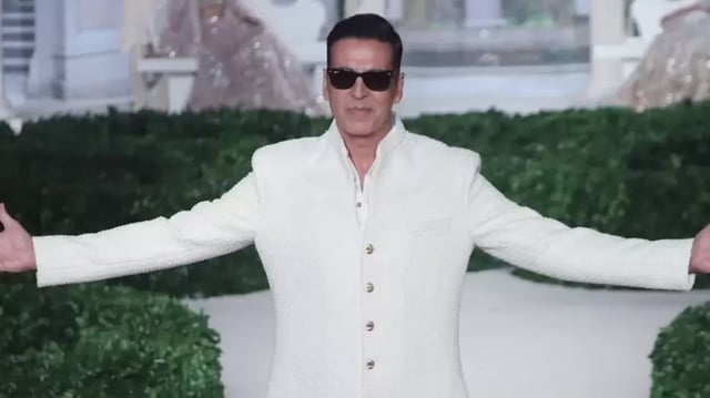 Akshay Kumar recently revealed that he keeps a full-day fast on Monday and eats early at 6:30 pm because a healthy stomach is the key to avoiding all health problems. 