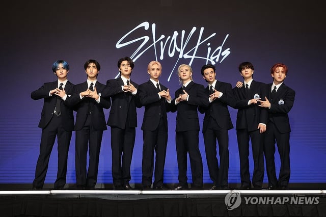 K-pop boy group Stray Kids poses during a press conference at a Seoul hotel to mark the release of its fourth full-length album, "Karma," on Aug. 22, 2025. (Yonhap) 