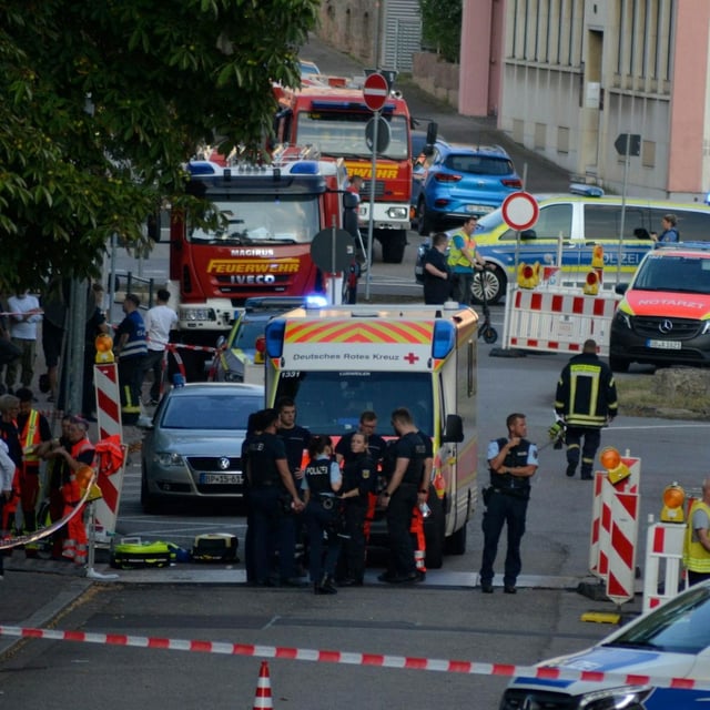 Großeinsatz von Polizei und Rettungskräften in der Völklinger Innenstadt.