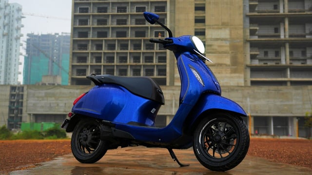 The Chetak is the only electric two-wheeler that the brand sells. It is offered in multiple variants. 