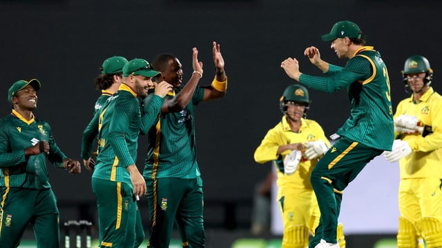 South Africa defeated Australia by 84 runs in the second ODI