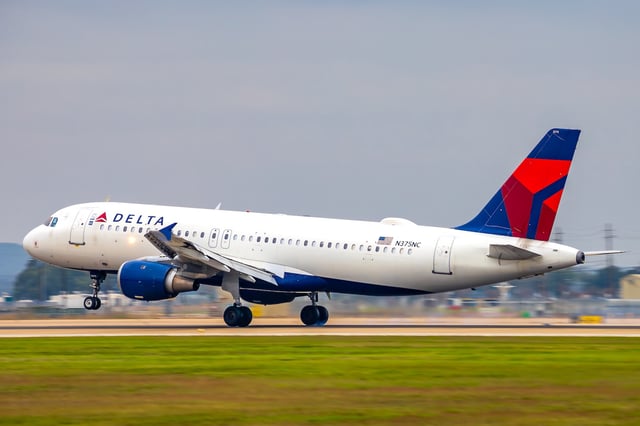 A Delta A320 in Austin (Photo: Shutterstock | lorenzatx)