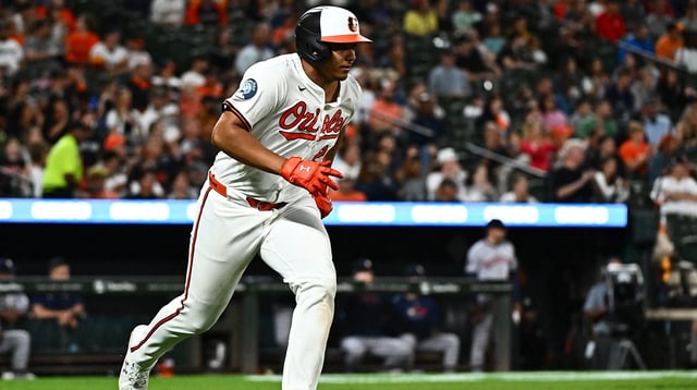 Aug 21, 2025; Baltimore, Maryland, USA; Baltimore Orioles catcher Samuel Basallo (29) singles during the sixth inning against the Houston Astros at Oriole Park at Camden Yards. Mandatory Credit: James A. Pittman-Imagn Images