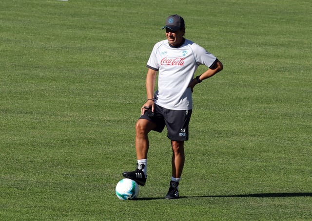 File Photo: Soccer Football - Napoli Training - Stadio di Carciato, Dimaro, Italy - July 17, 2025 Napoli coach Antonio Conte during training REUTERS/Ciro De Luca/File Photo