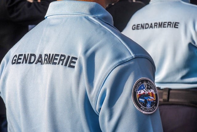 Le gérant de Tyrovol a été placé en garde à vue pour « discrimination fondée sur la religion, la race, les origines ou la nationalité dans le cadre de l’offre ou de la fourniture d’un bien ou d’un service. »