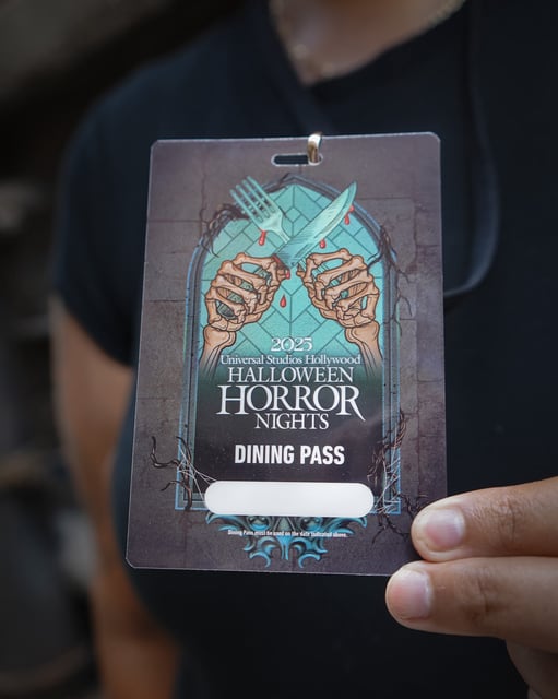 What is the Halloween Horror Nights Dining Pass