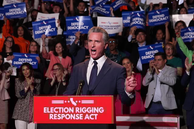 El gobernador de California, Gavin Newsom, habla en una conferencia de prensa el jueves 14 de agosto de 2025, en Los Ángeles. (AP Foto/Marcio Jose Sanchez)