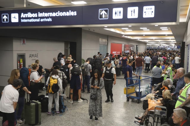 El paro de controladores aéreos afectará los vuelos de Aerolíneas Argentinas, entre otras empresas. (Archivo)