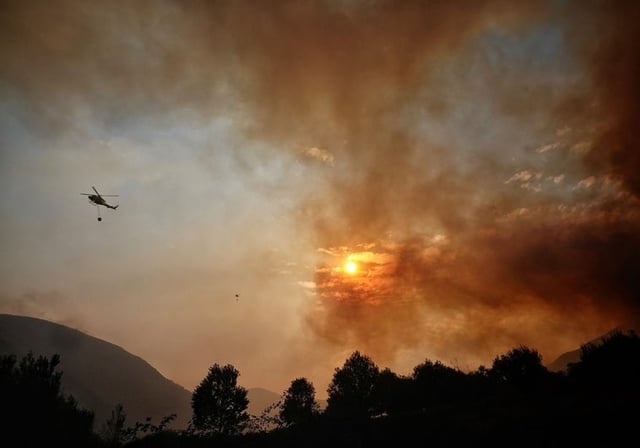 Incendio en Anllarinos del Sil (León)