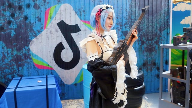 An Internet celebrity anchor is live-streamed at the TikTok booth at 2025 ChinaJoy, the global event for the digital entertainment industry, in Shanghai, this month. An estimated 34 million videos are uploaded to TikTok every day