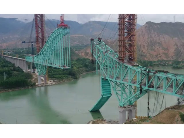 Se derrumbó un puente y murieron 12 personas en China