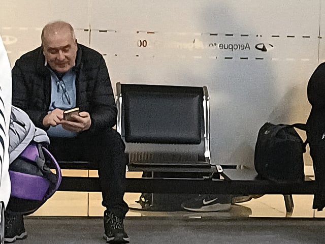 José López en el aeropuerto antes de embarcar hacia Buenos Aires ( ruta del dinero K Causa Vialidad)
- FTP CLARIN IMG-20250616-WA0004.jpg Z Invitado