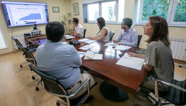 Reunión de la Oficina da Seca con Ángeles Vázquez. |  FdV