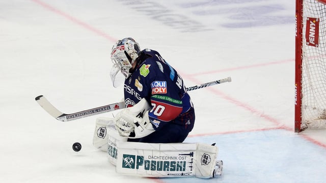 Eisbären-Torhüter Jake Hildebrand