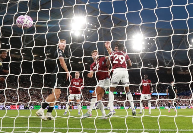 Soccer Football - Premier League - West Ham United v Chelsea - London Stadium, London, Britain - August 22, 2025  Chelsea's Joao Pedro scores their first goal Action Images via Reuters/Peter Cziborra
