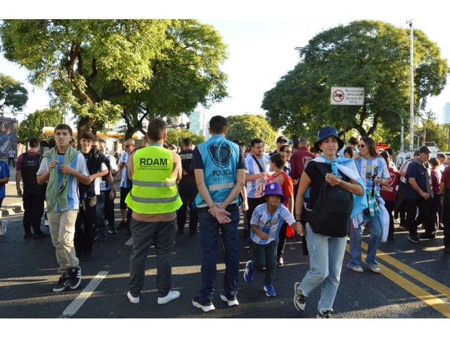 Controlarán a deudores alimentarios en el estadio de Vélez.
