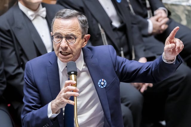 Freizeitpark. Er will jetzt durchgreifen: Frankreichs Innenminister Bruno Retailleau. Foto: IMAGO / IP3press