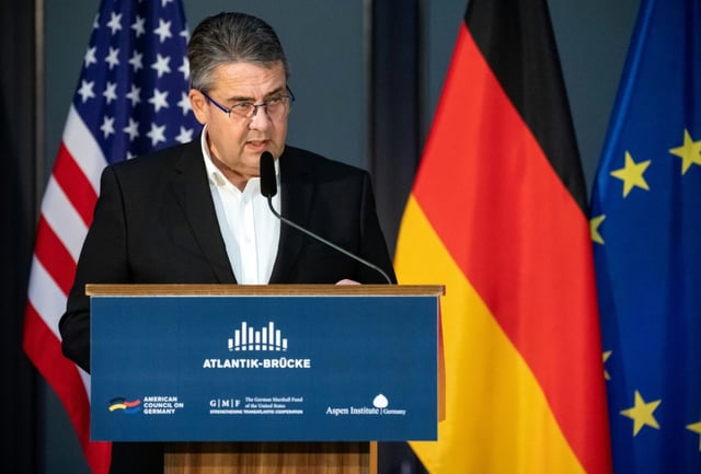 Angesichts der angespannten Sicherheitslage sprechen sich der frühere Außenminister Sigmar Gabriel und der ehemalige Wehrbeauftragte des Bundestages Hans-Peter Bartels (beide SPD) für eine Rückkehr zur Wehrpflicht aus.