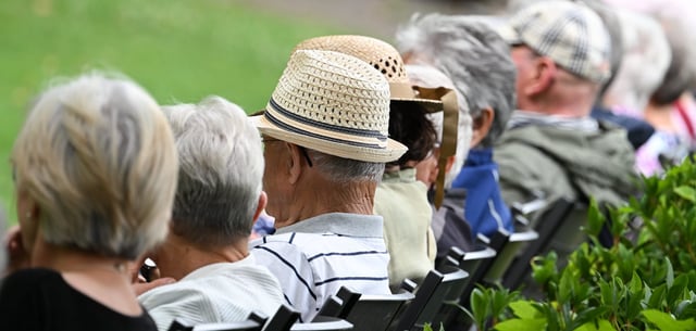 Die Idee für Rentner-Pflichtjahr stößt auf scharfe Kritik