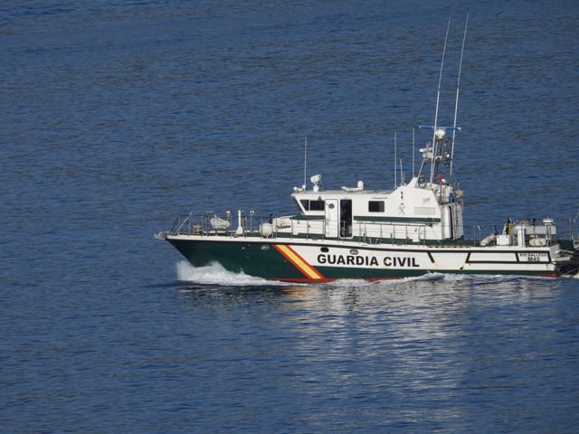 La Guardia Civil y Salvamento Marítimo participan en el operativo de búsqueda.