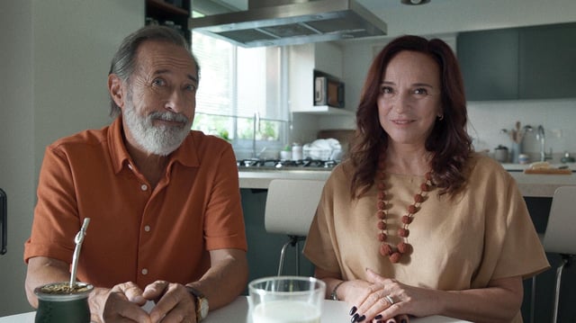 Guillermo Francella y Graciela Stefani, en una imagen de 'Homo Argentum'