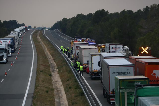Cortada la autopista AP-7 en Tarragona por un accidente mortal