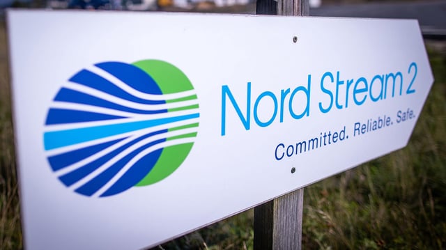 Ein Schild mit dem Logo "Nord Stream 2"