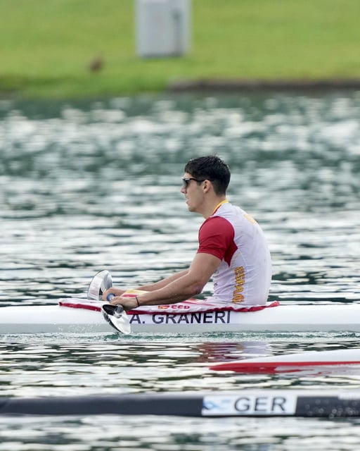 Álex Graneri durante el Campeonato del Mundo de piragüismo al sprint en Milán