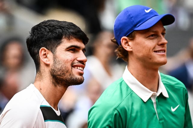Carlos Alcaraz y Jannik Sinner, en la última final de Roland Garros.