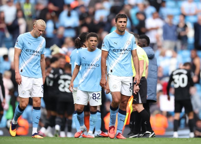 Haaland, Lewis y Rodri, cabizbajos, este sábado en Manchester.