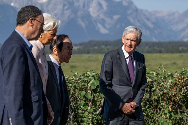 Jerome Powell, chairman of the US Federal Reserve, from right, Kazuo Ueda, governor of the Bank of Japan, Christine Lagarde, president of the European Central Bank, and Andrew Bailey, governor of the Bank of England, during the Jackson Hole symposium on Friday.