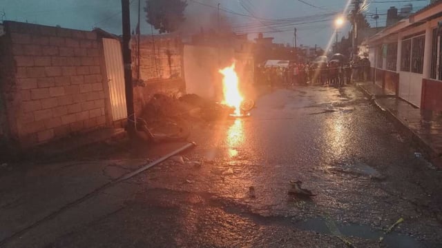 Habitantes linchan a un presunto ladrón en Cuautlancingo, Puebla. Foto: Especial