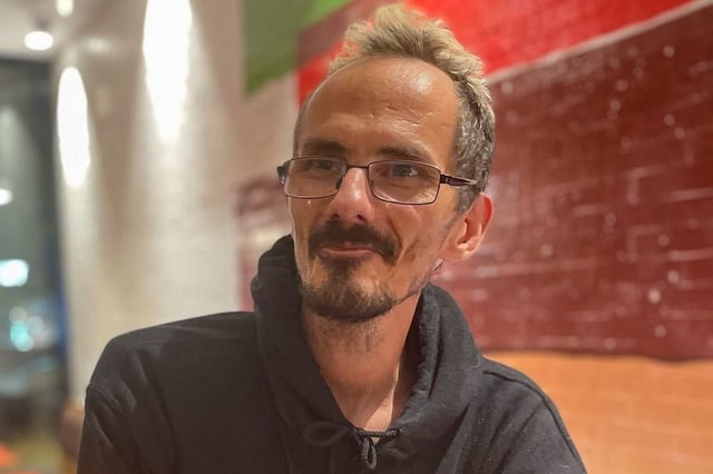 Muere en Francia el streamer Jean Pormanove tras días de maltrato en directo; cuestionan falta de regulación en plataformas