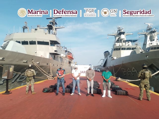 Aseguramiento de drogas en costas de Guerrero.
