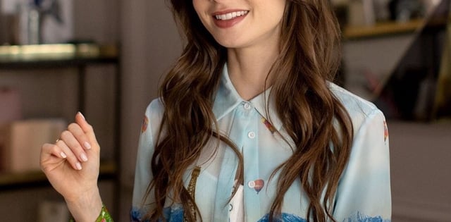 "Emily in Paris" es protagonizada por Lily Collins,
