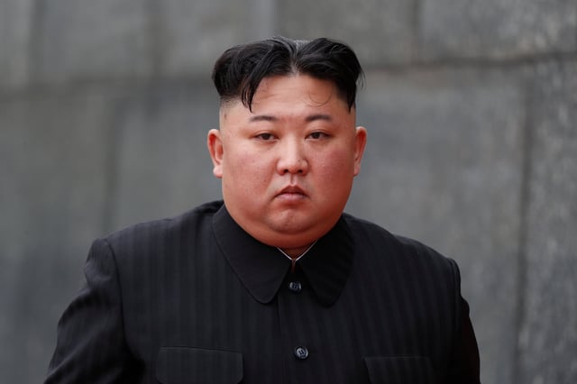 GGGHAN05. Hanoi (Viet Nam), 02/03/2019.- North Korean leader Kim Jong-un attends a wreath laying ceremony at the Ho Chi Minh Mausoleum in Hanoi, Vietnam, 02 March 2019. EFE/EPA/JORGE SILVA / POOL