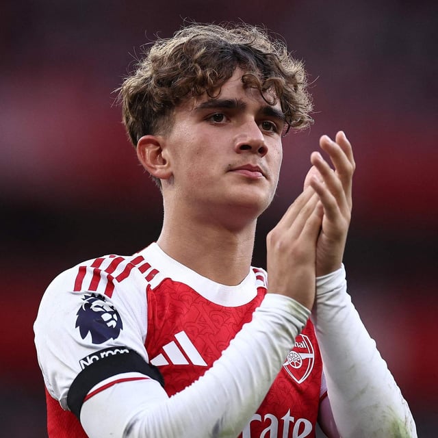 Max Dowmen applaudiert den Fans