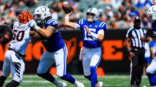 Indianapolis Colts quarterback Riley Leonard throws a pass against the Cincinnati Bengals in the first half at Paycor Stadium.