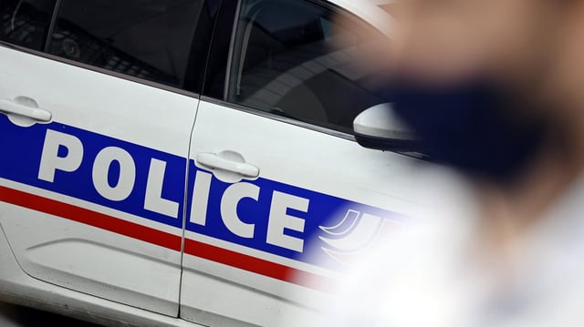 Ein Auto der französischen Polizei