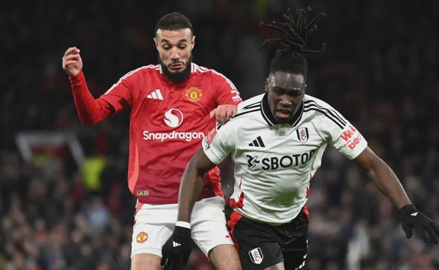 Fulham y Manchester United se enfrentan en una nueva jornada de la Premier League

