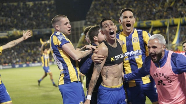 Ángel Di María hizo delirar al Gigante de Arroyito. Ariel Holan puso un equipo ofensivo. 